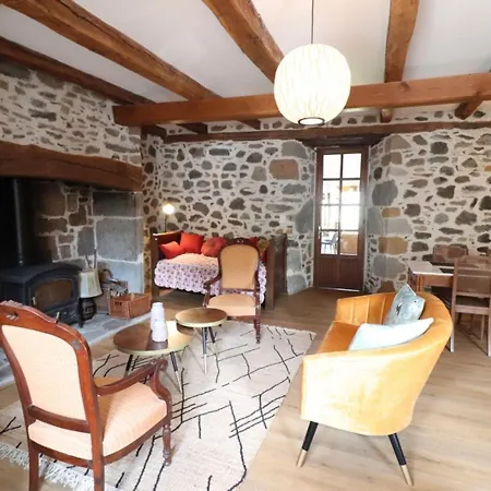 Maison De Caractere Avec Jardin Et Cheminee, Proche Activites Exterieures Et Chateaux Historiques. - Fr-1-742-214 *